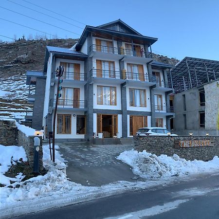 The Bulevar - Whispering Willows Hotel Sissu Екстериор снимка