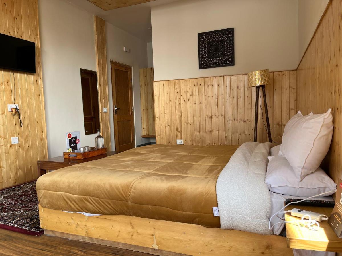 The Bulevar - Whispering Willows Hotel Sissu Екстериор снимка