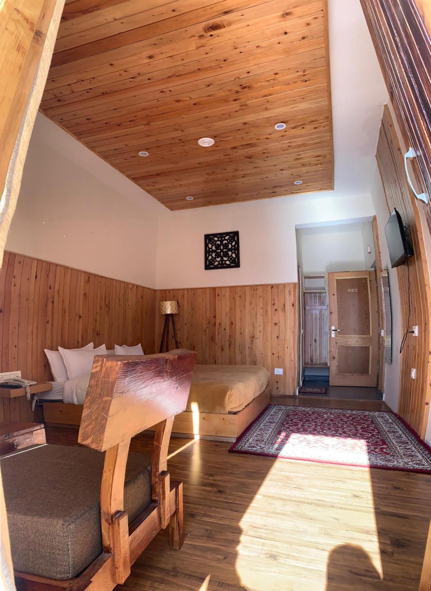 The Bulevar - Whispering Willows Hotel Sissu Екстериор снимка