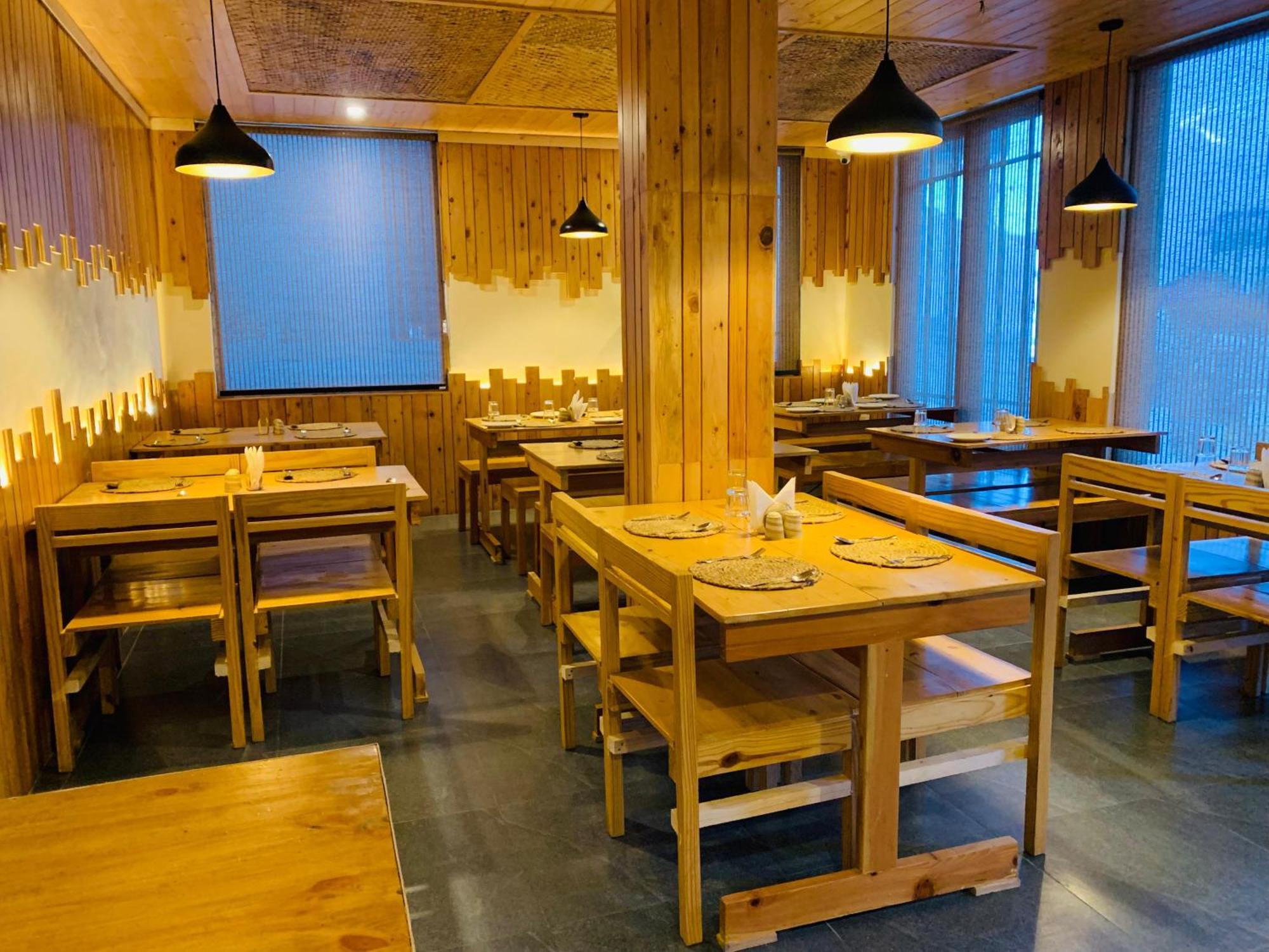 The Bulevar - Whispering Willows Hotel Sissu Екстериор снимка