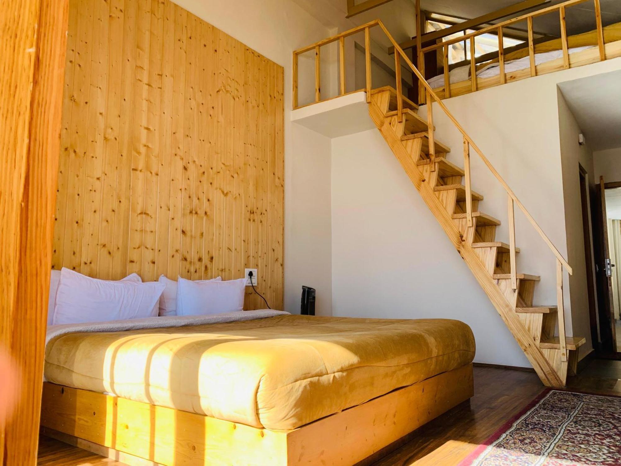 The Bulevar - Whispering Willows Hotel Sissu Екстериор снимка