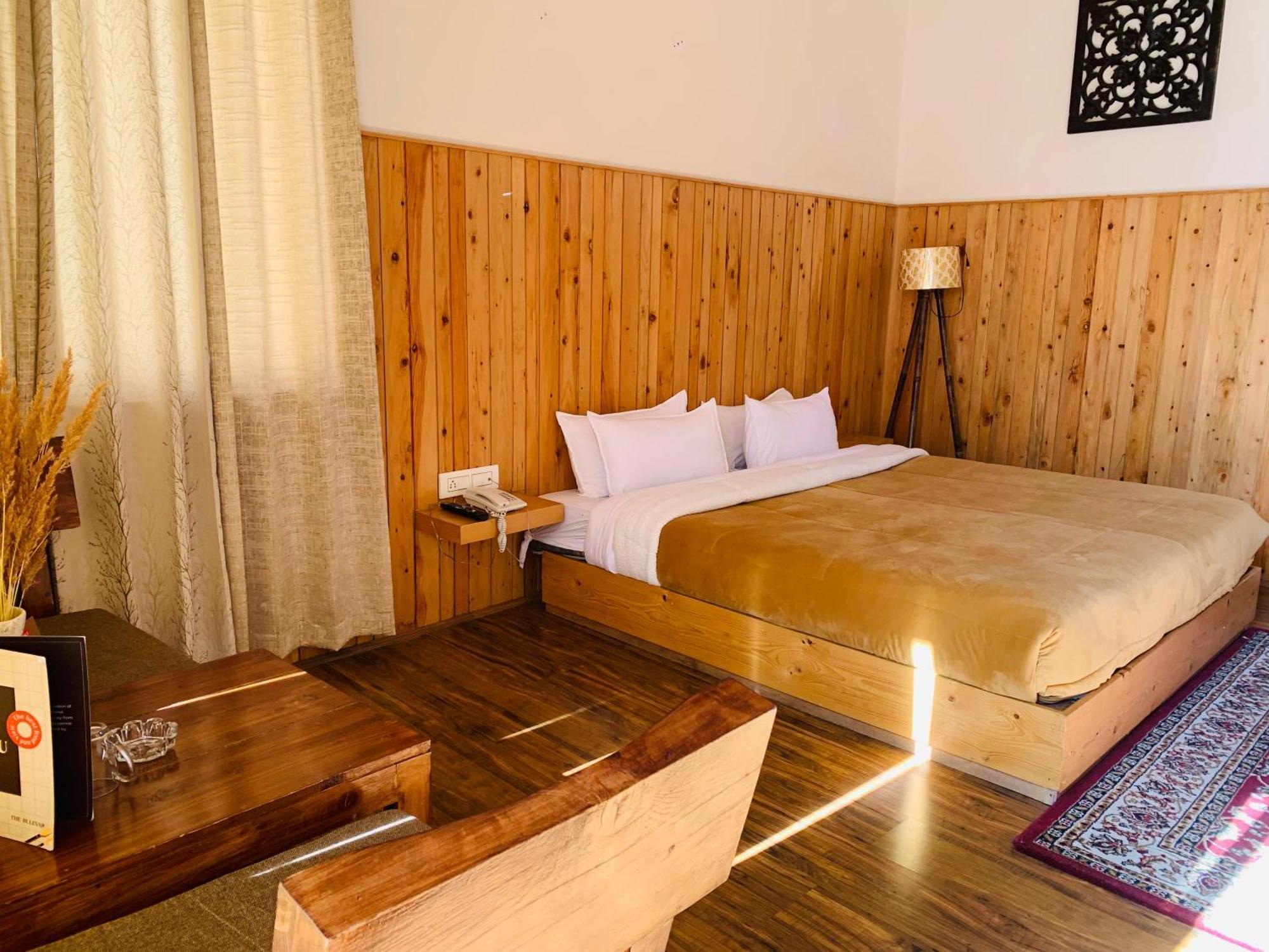 The Bulevar - Whispering Willows Hotel Sissu Екстериор снимка