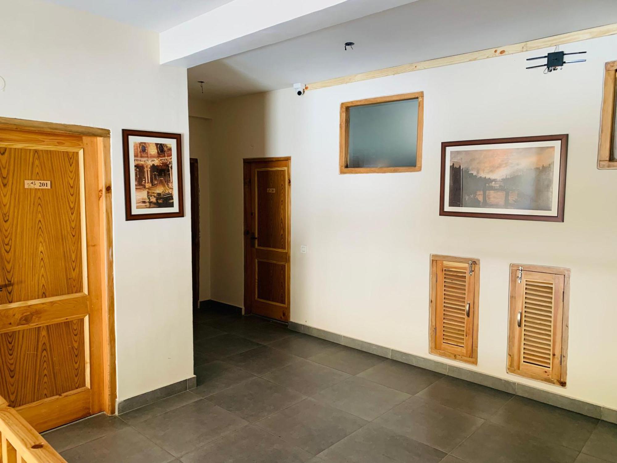 The Bulevar - Whispering Willows Hotel Sissu Екстериор снимка