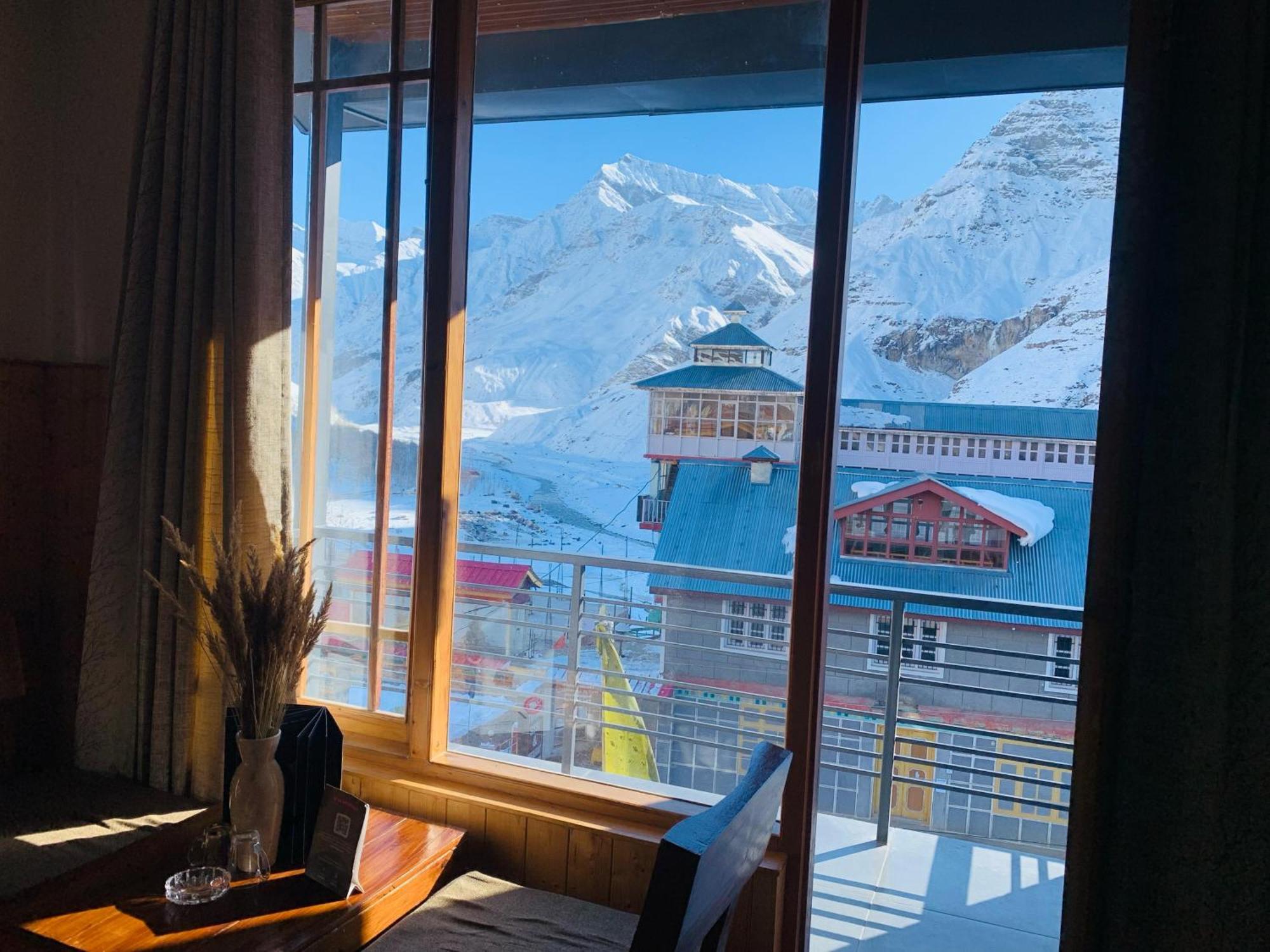 The Bulevar - Whispering Willows Hotel Sissu Екстериор снимка
