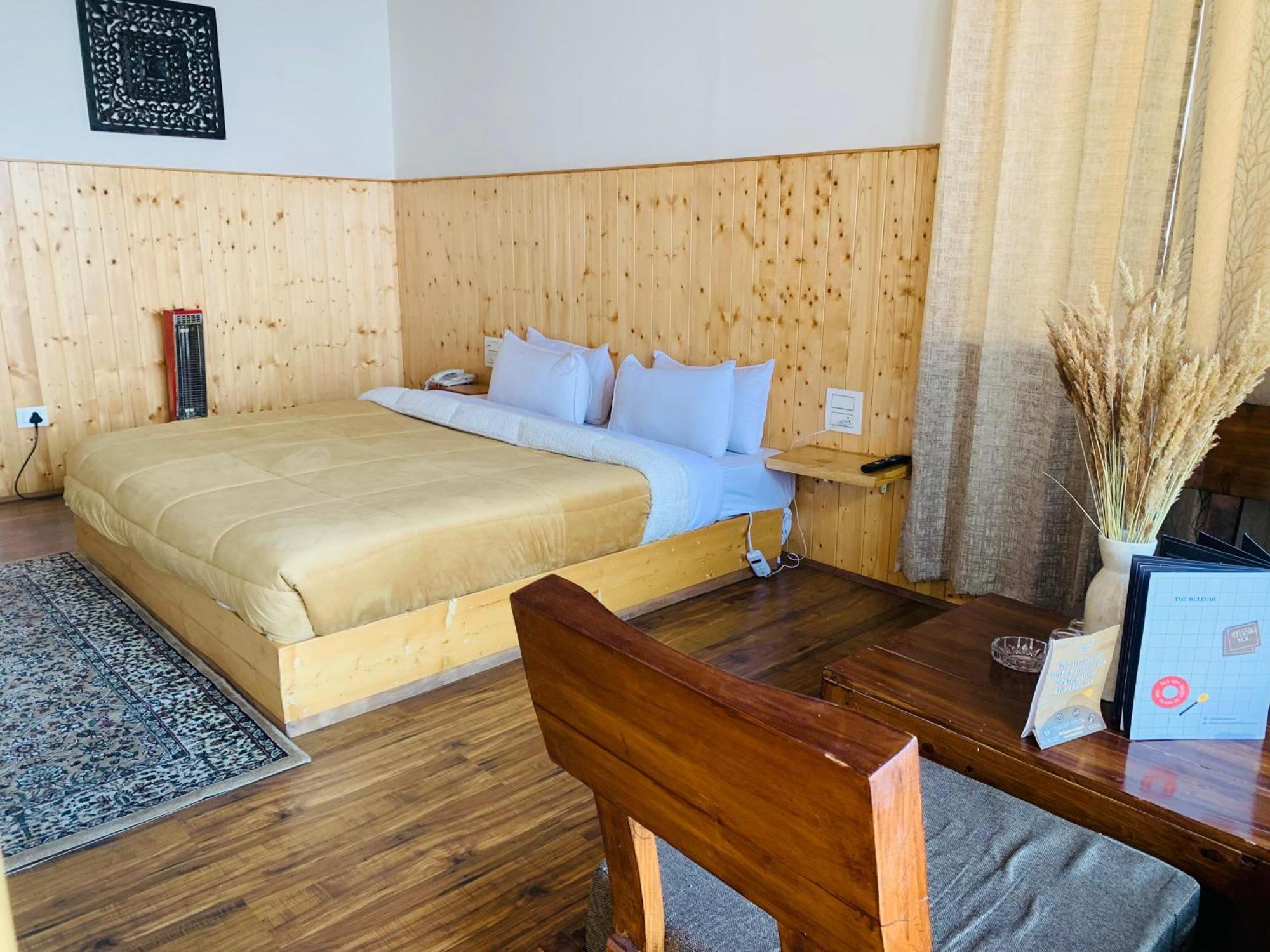 The Bulevar - Whispering Willows Hotel Sissu Екстериор снимка