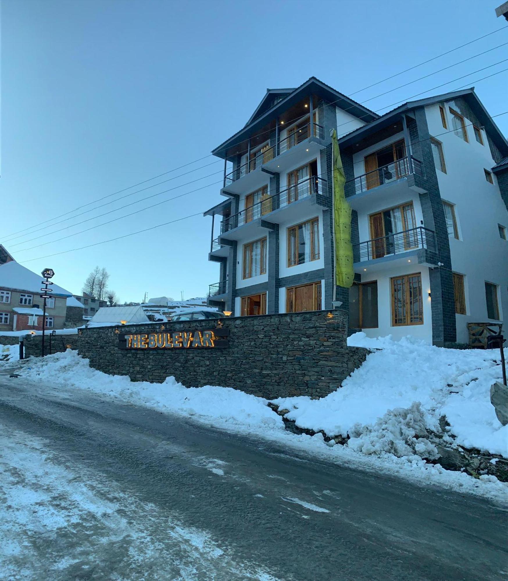 The Bulevar - Whispering Willows Hotel Sissu Екстериор снимка