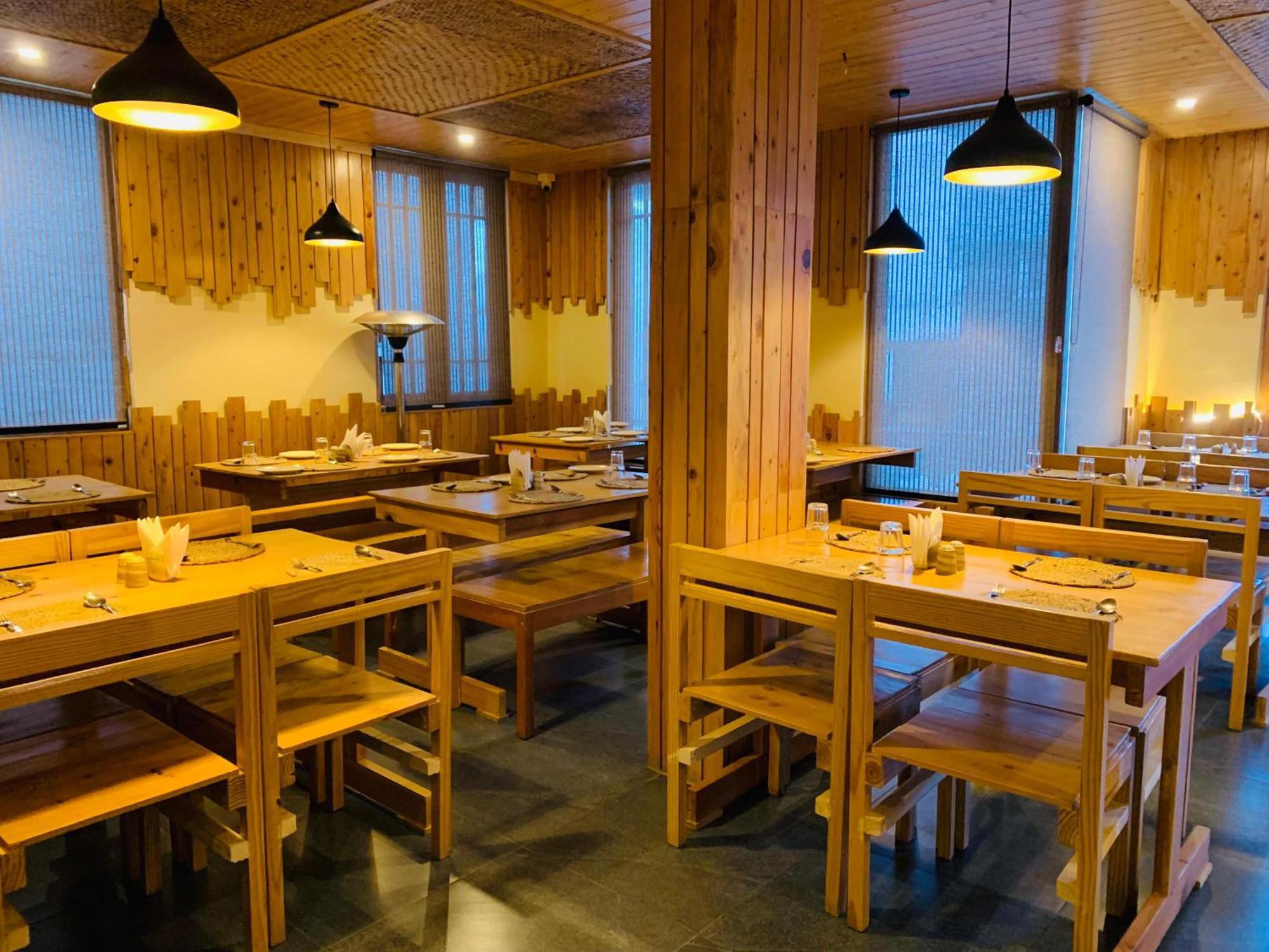 The Bulevar - Whispering Willows Hotel Sissu Екстериор снимка