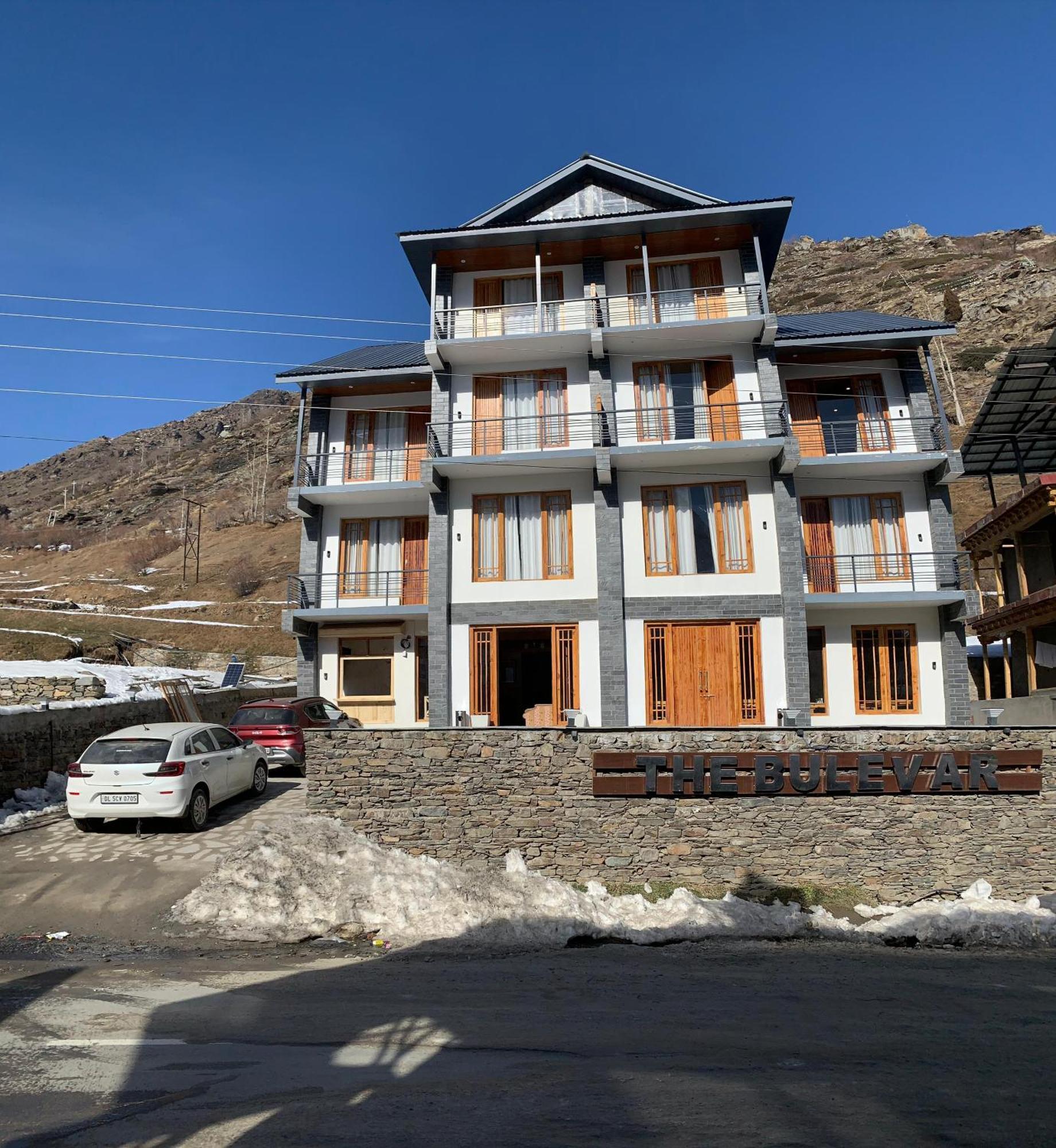 The Bulevar - Whispering Willows Hotel Sissu Екстериор снимка